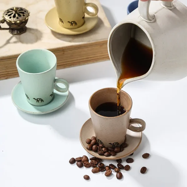 Conjunto de chávenas de café árabe personalizadas com impressão em camelo5