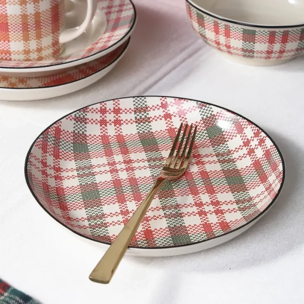 Custom Christmas Plaid Dinnerware2