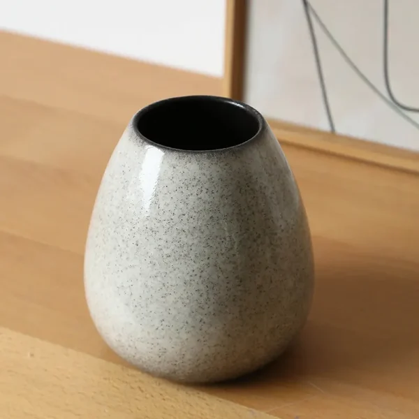 Custom Ceramic Flower Vase with Color Variations2