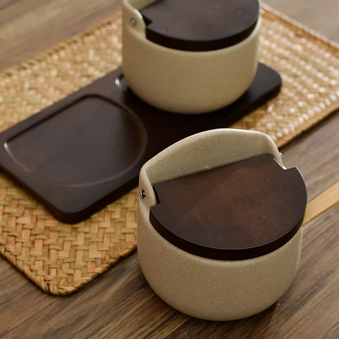 Lot de pots à épices en céramique personnalisés avec couvercle en bambou et plateau (4 pièces)