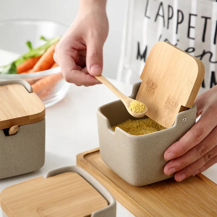 Lot de pots à épices en céramique personnalisés avec couvercle en bambou et plateau7