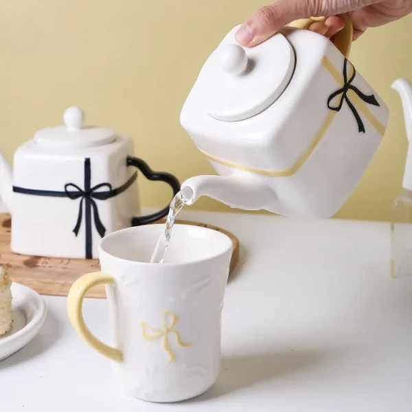 Custom Gift Box Ceramic Teapot with Heart Shaped Handle2