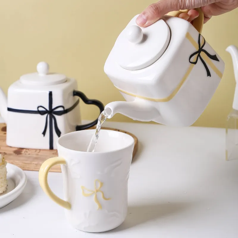 Custom Gift Box Ceramic Teapot with Heart Shaped Handle2