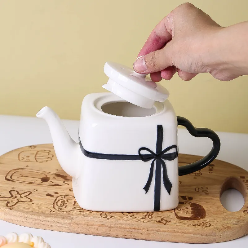 Custom Gift Box Ceramic Teapot with Heart Shaped Handle3