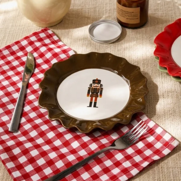 Wholesale Scalloped Plates (7)